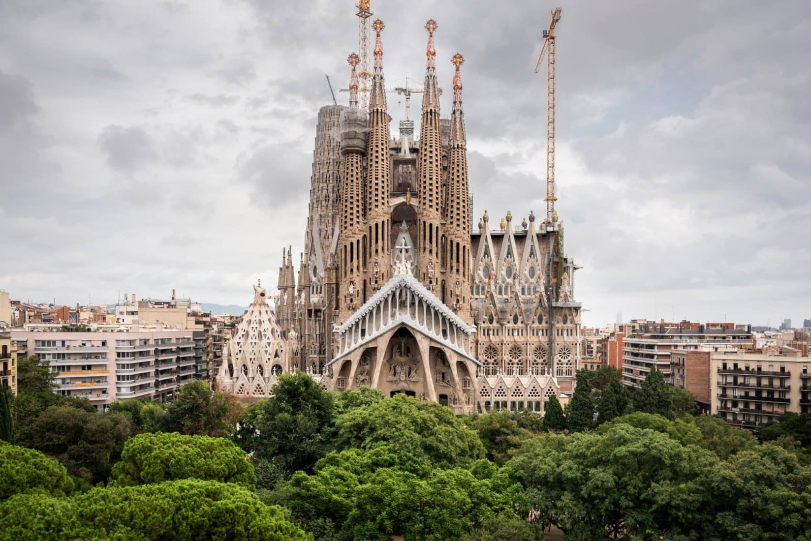 Ruta per la Casa Planells i el Barri de la Sagrada Família