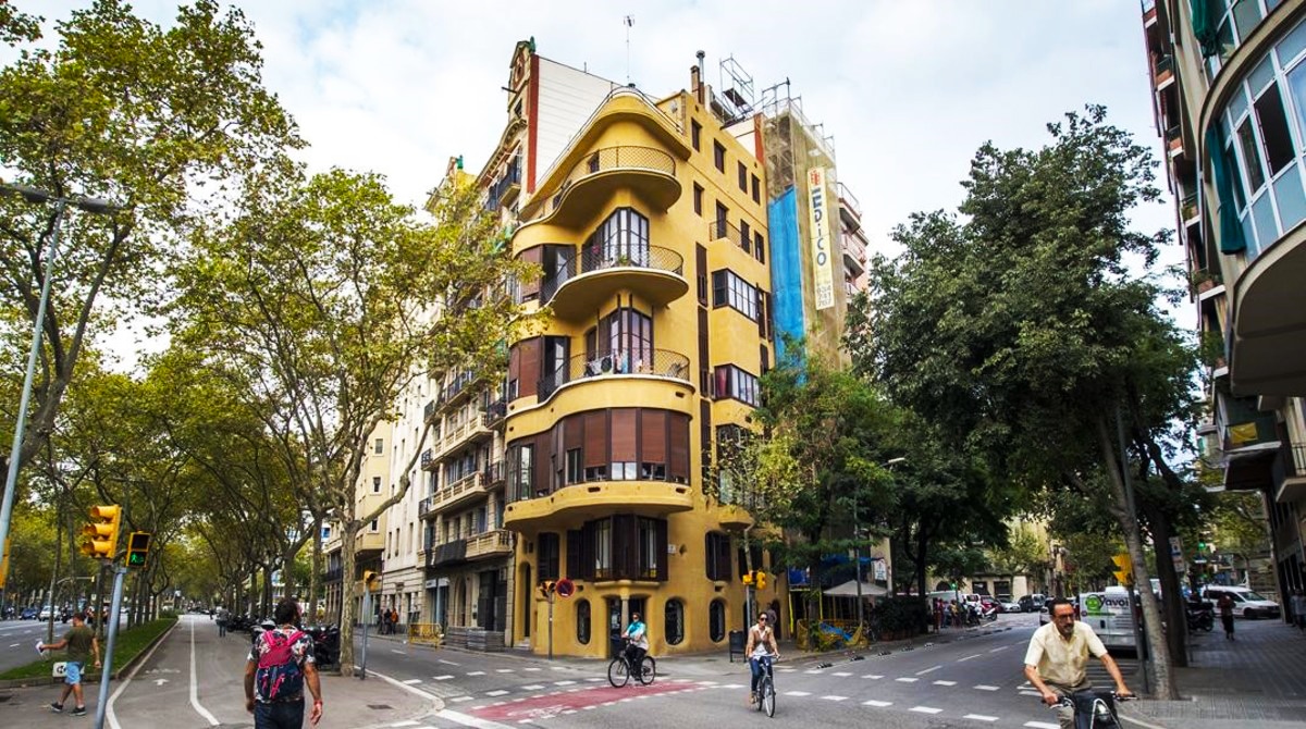 Ruta per la Casa Planells i el Barri de la Sagrada Família